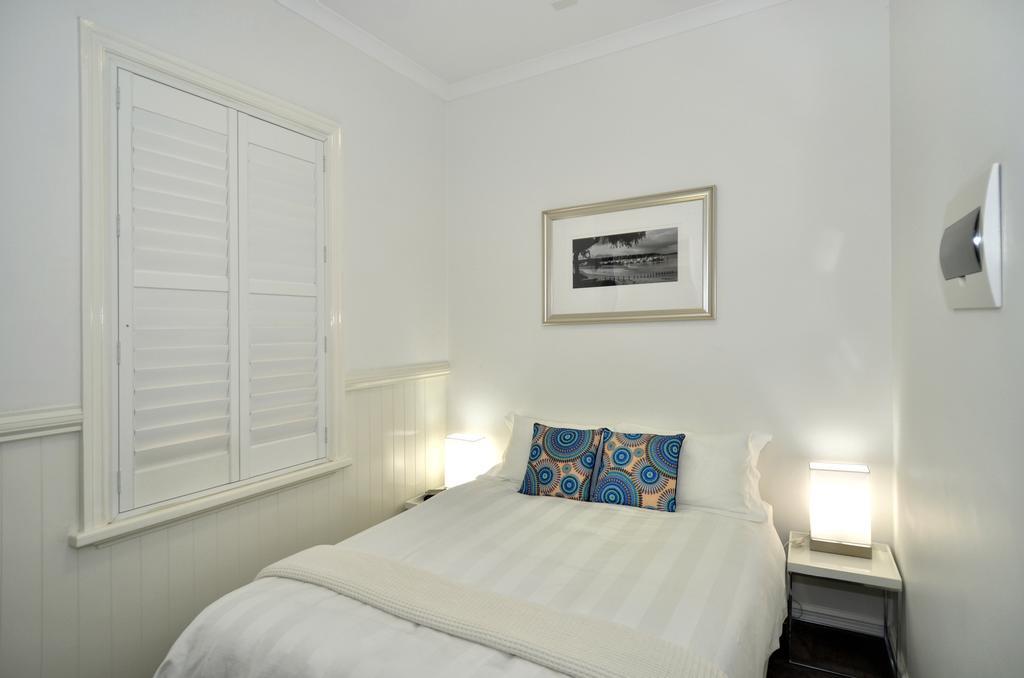 Albany Central Apartments Room photo
