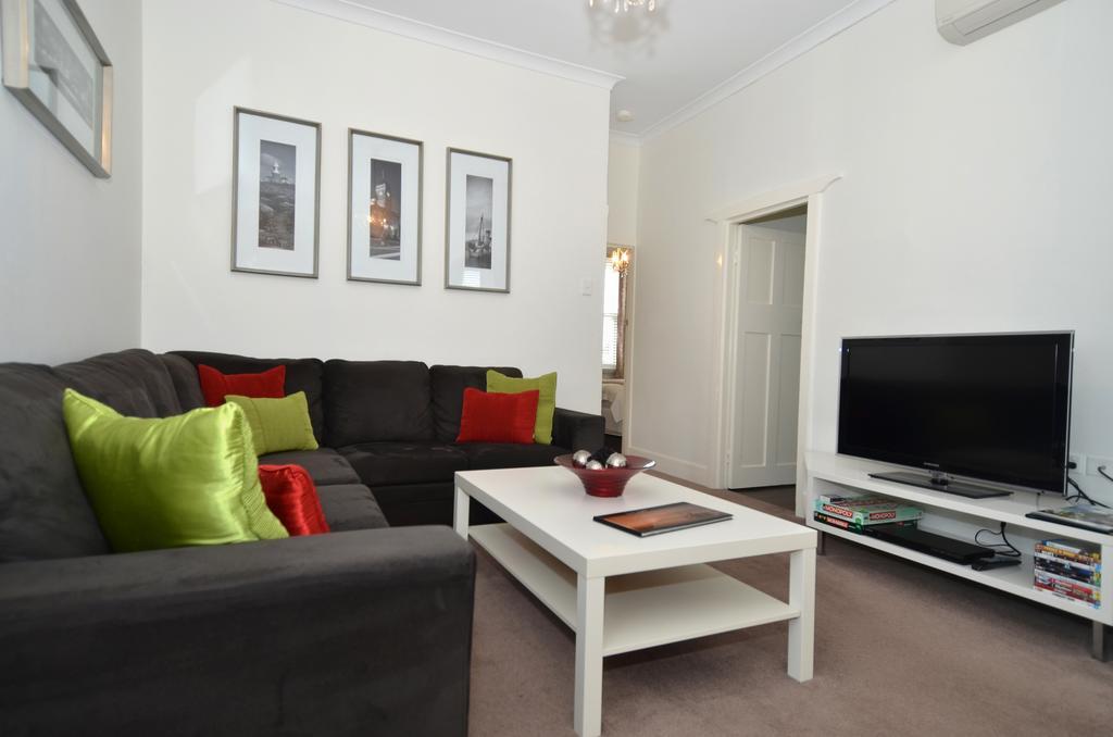 Albany Central Apartments Room photo